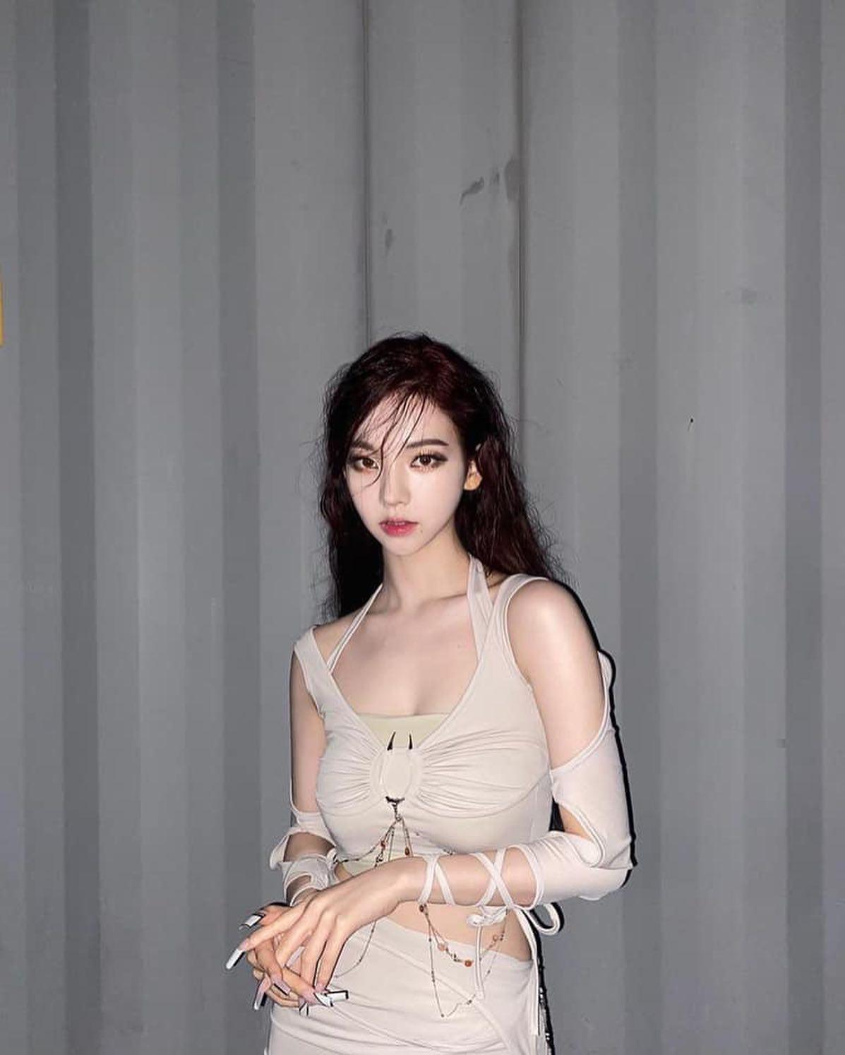 비현실적인 미모@카리나🦋💙 이미지10