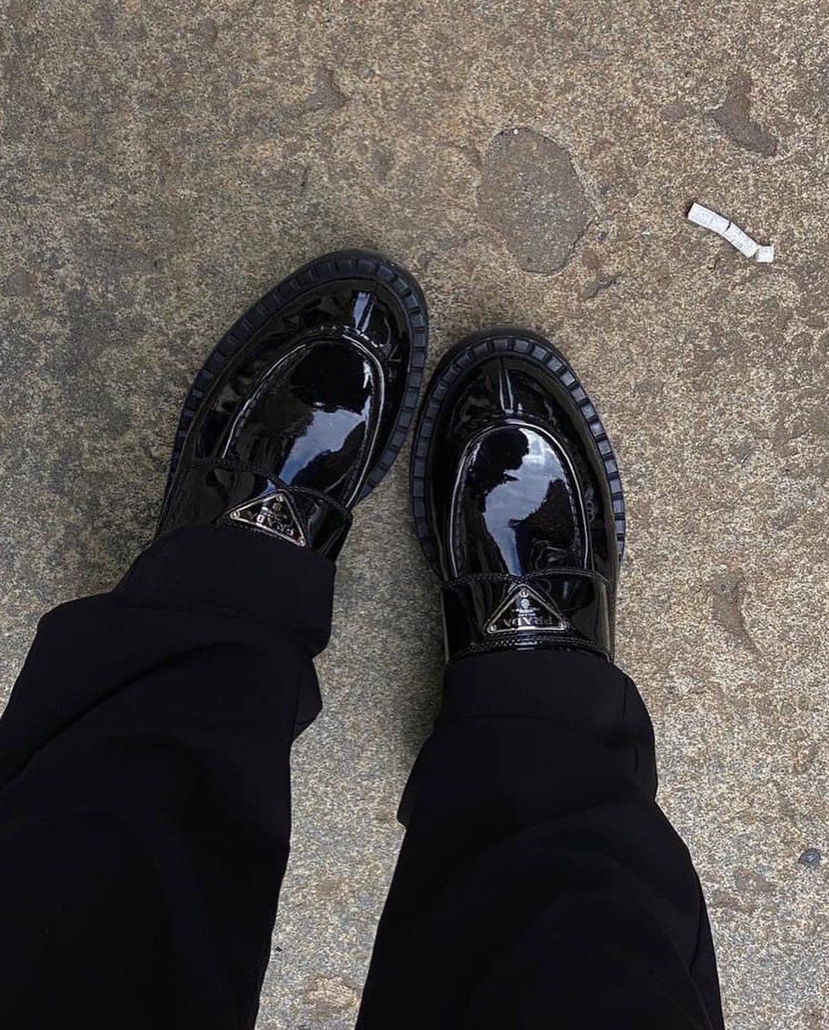 어디에나 멋진@프라다 로퍼🖤 이미지7