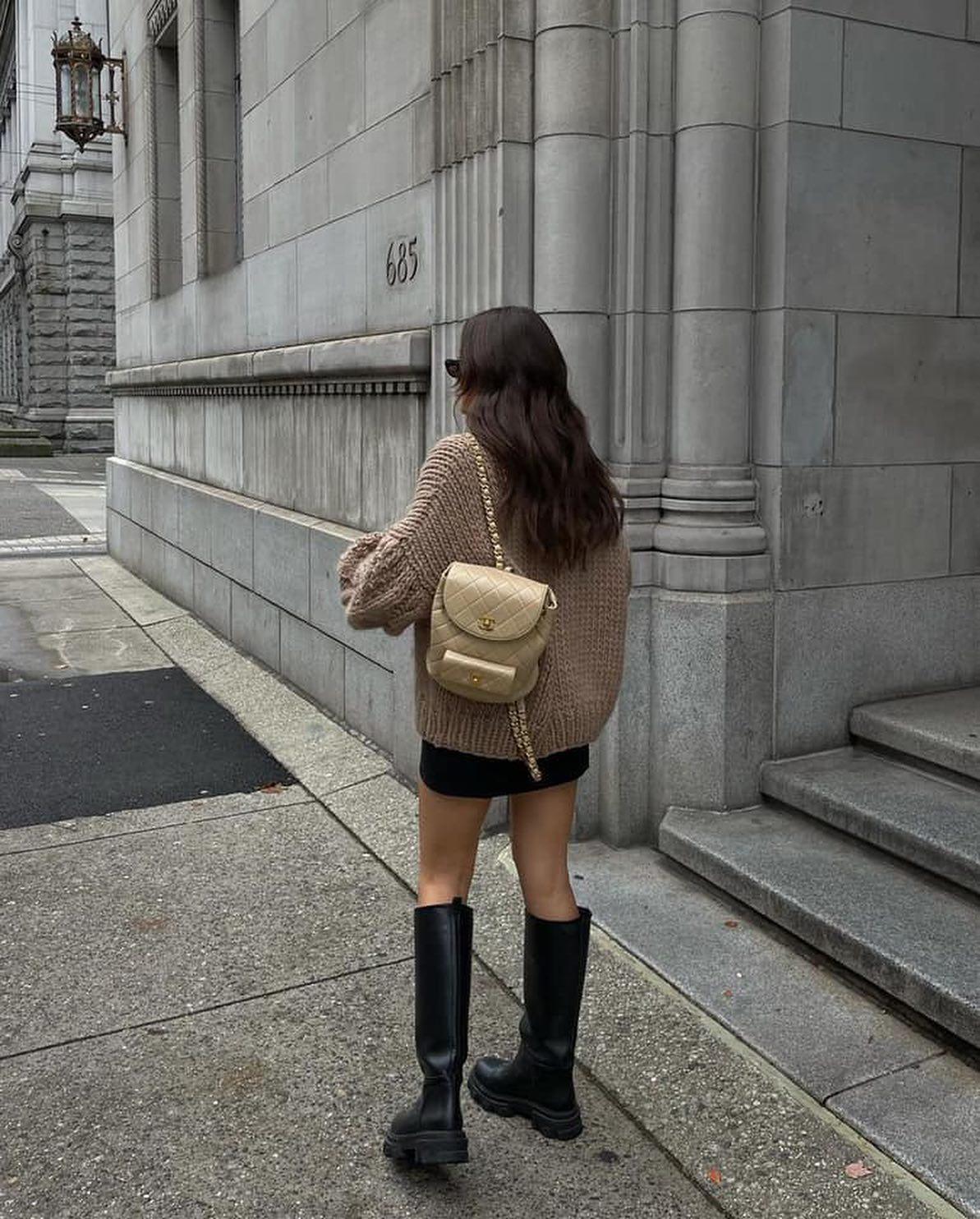 추워도 입는 미니스커트🤎🖤 이미지5