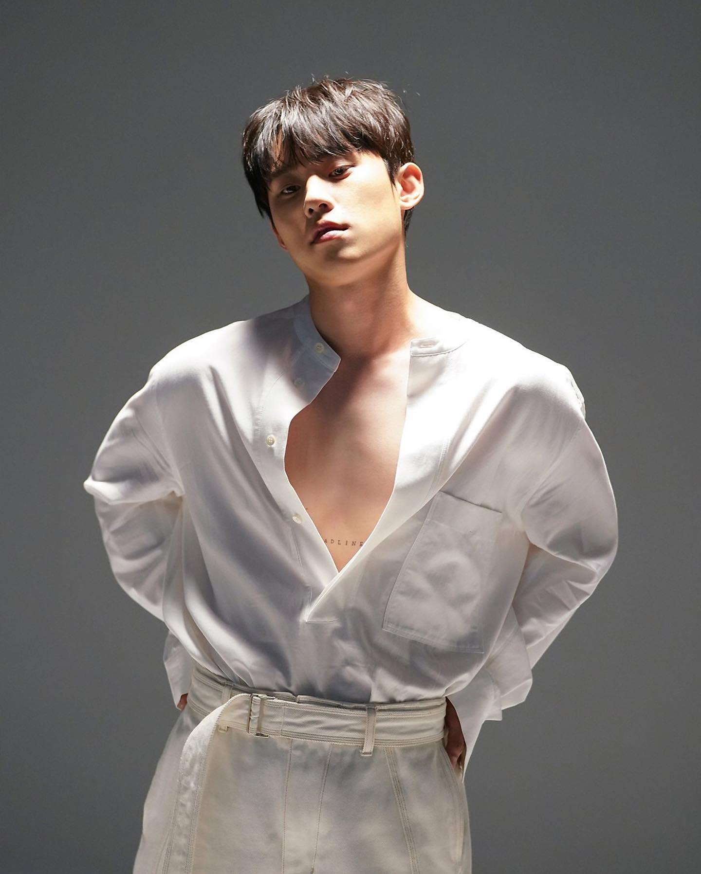 서브병 유발 남친룩🖤🤍@김성철 이미지5