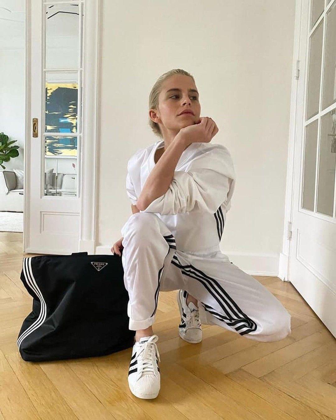 하나쯤은 탐나는 프라다템🤍 이미지2