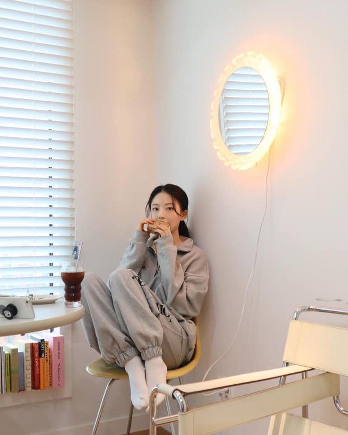 보라언니 데일리@이쁘다💜 이미지6