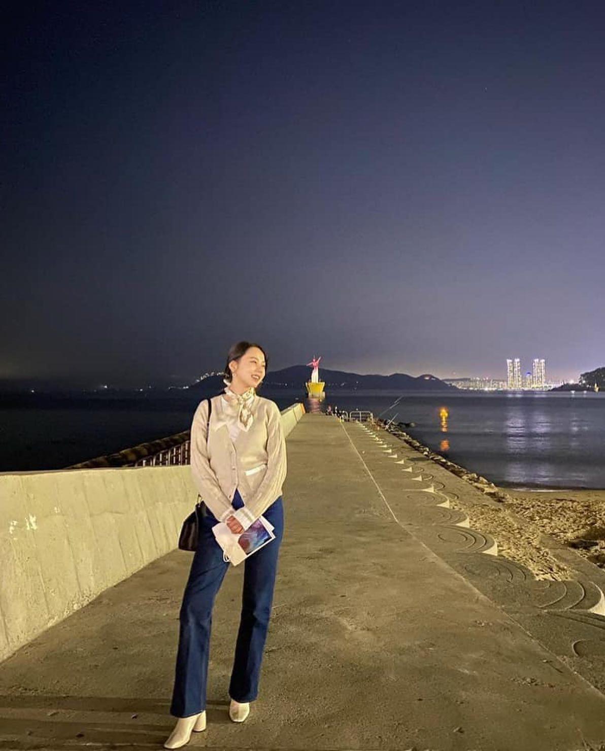 스카프 예쁘게 매보자😎🤍 이미지5