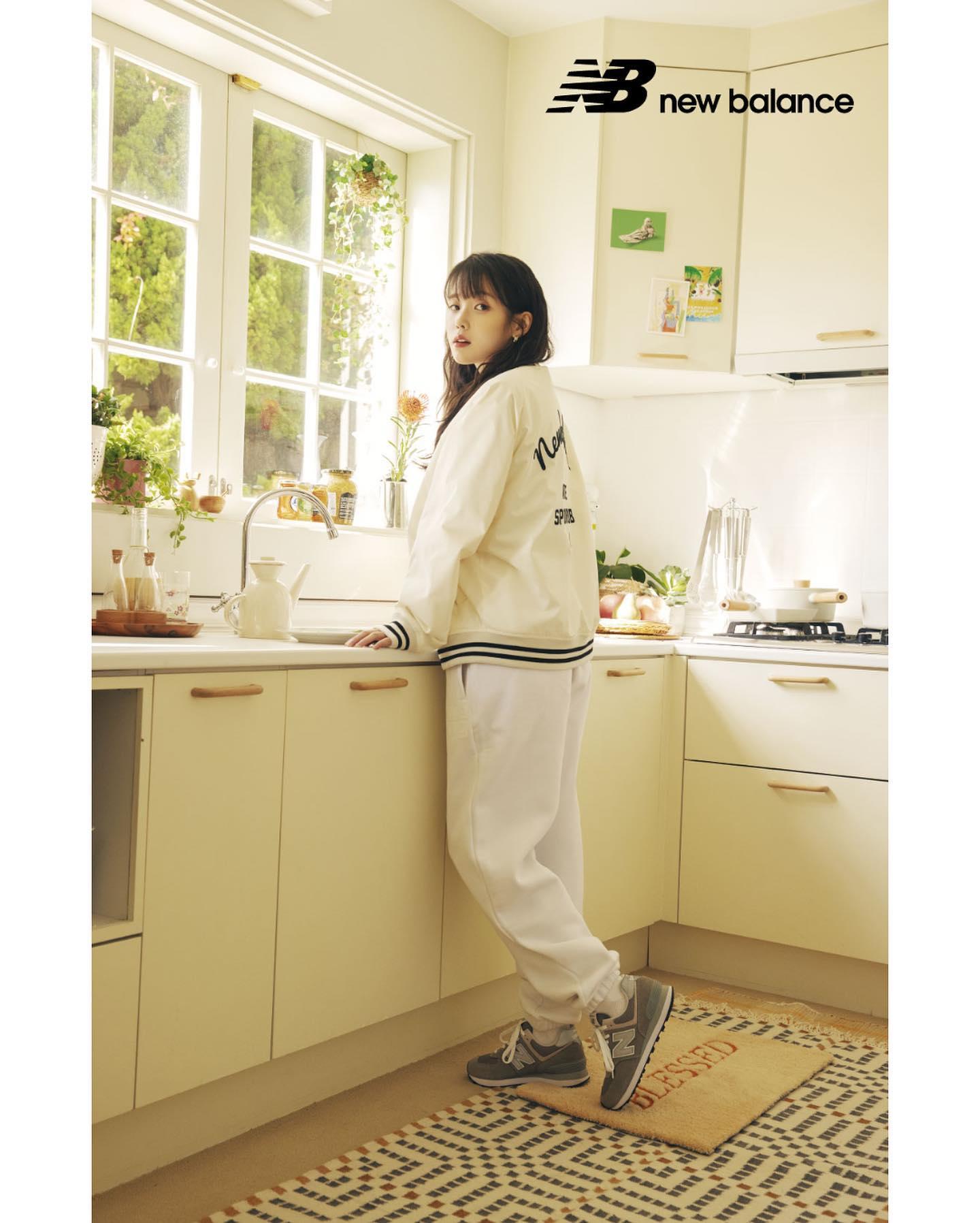 새해도 러블리💖🤍뉴발 x 아이유 이미지5