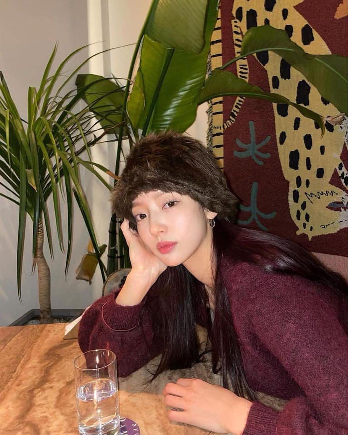 홍지윤 세련 아웃핏 모음🤎💜 이미지1