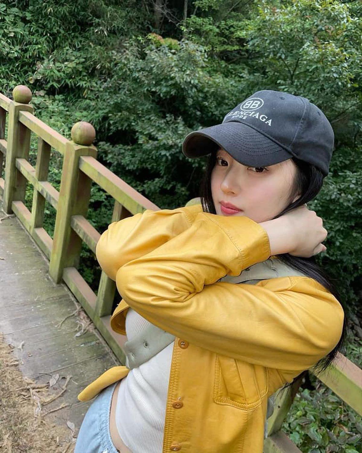 홍지윤 세련 아웃핏 모음🤎💜 이미지4