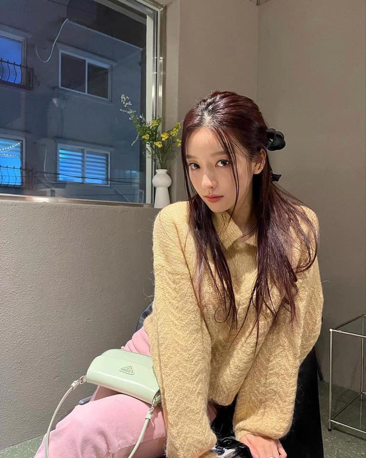 홍지윤 세련 아웃핏 모음🤎💜 이미지6