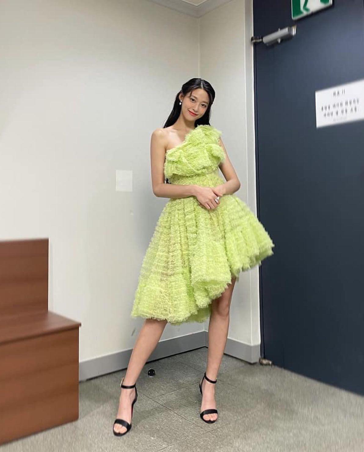 여전한 수수 미모@설현💙🖤 이미지8