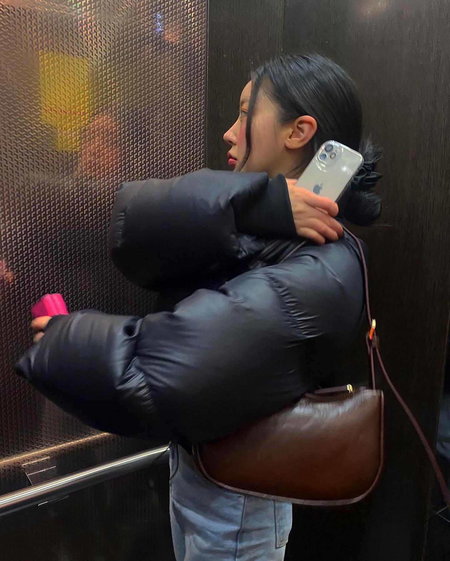 아우터에 착 감겨@보우백미니🤎 이미지2