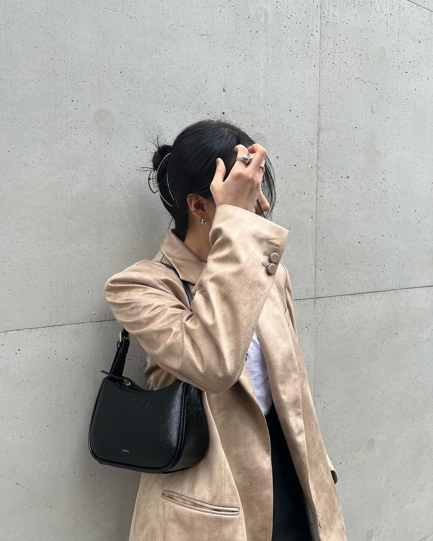 아우터에 착 감겨@보우백미니🤎 이미지4