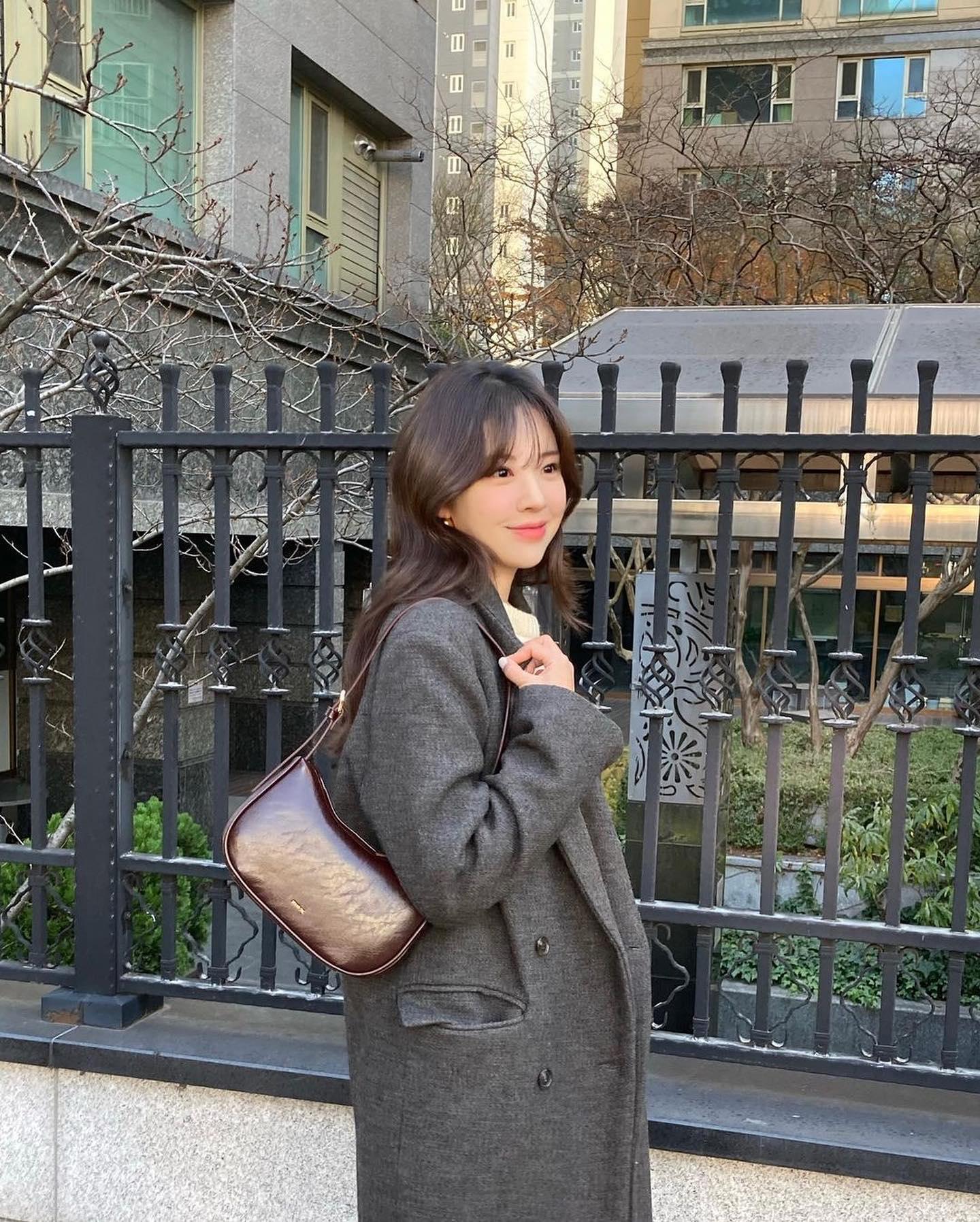 아우터에 착 감겨@보우백미니🤎 이미지5