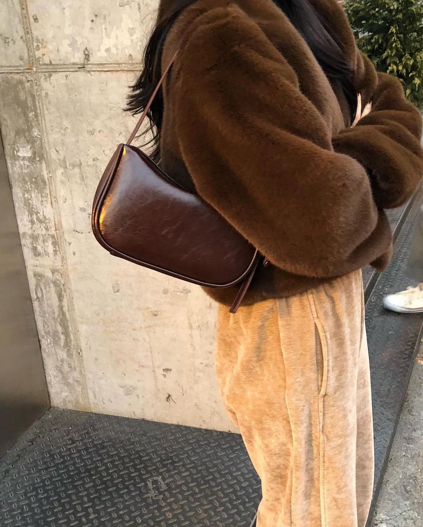 아우터에 착 감겨@보우백미니🤎 이미지8