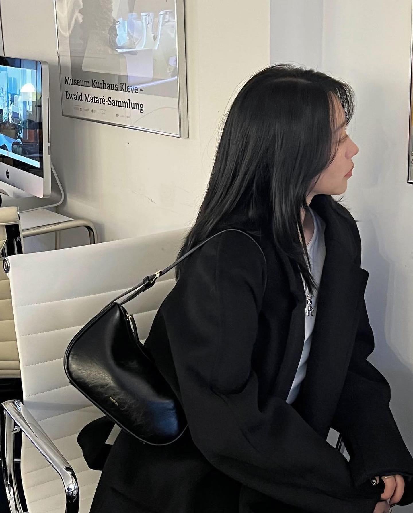 아우터에 착 감겨@보우백미니🤎 이미지9