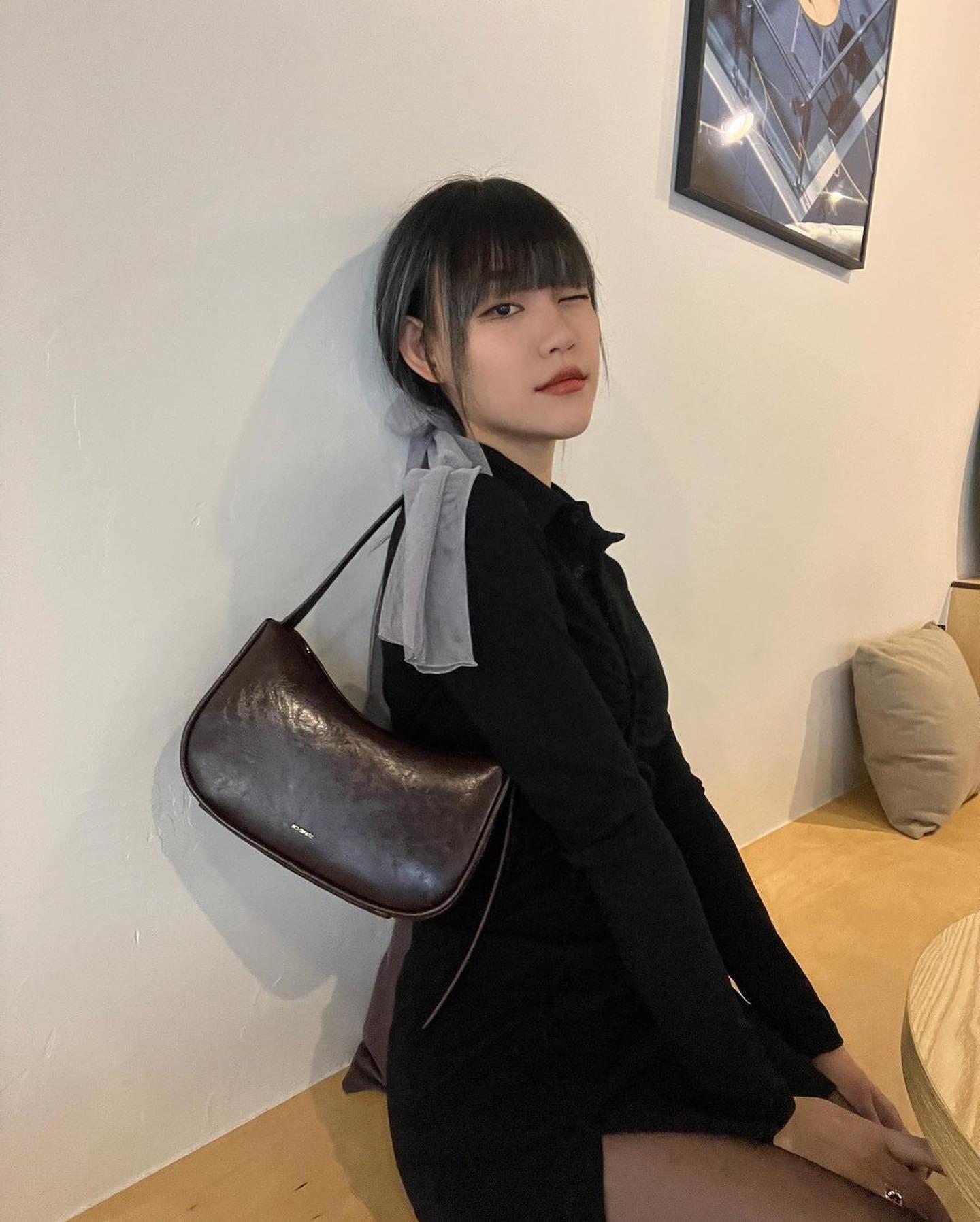 아우터에 착 감겨@보우백미니🤎 이미지10