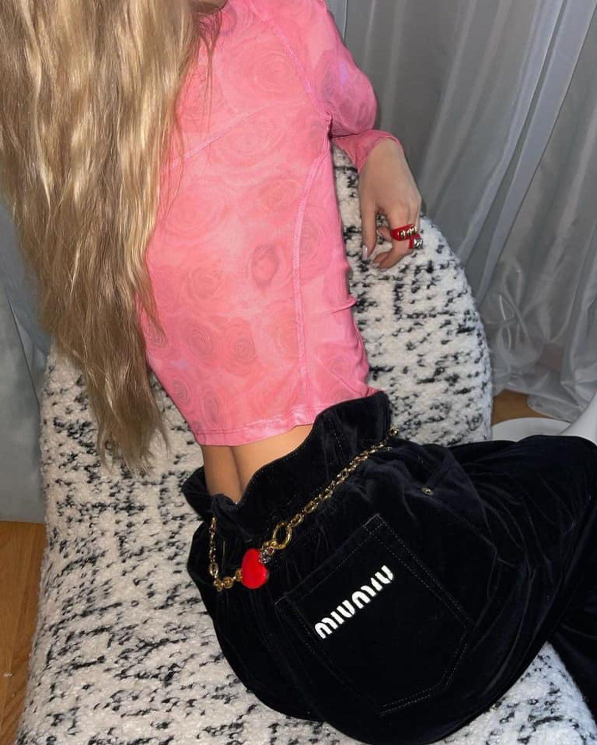 핑크러버들 다 모여🌸🎀💖💞 이미지1