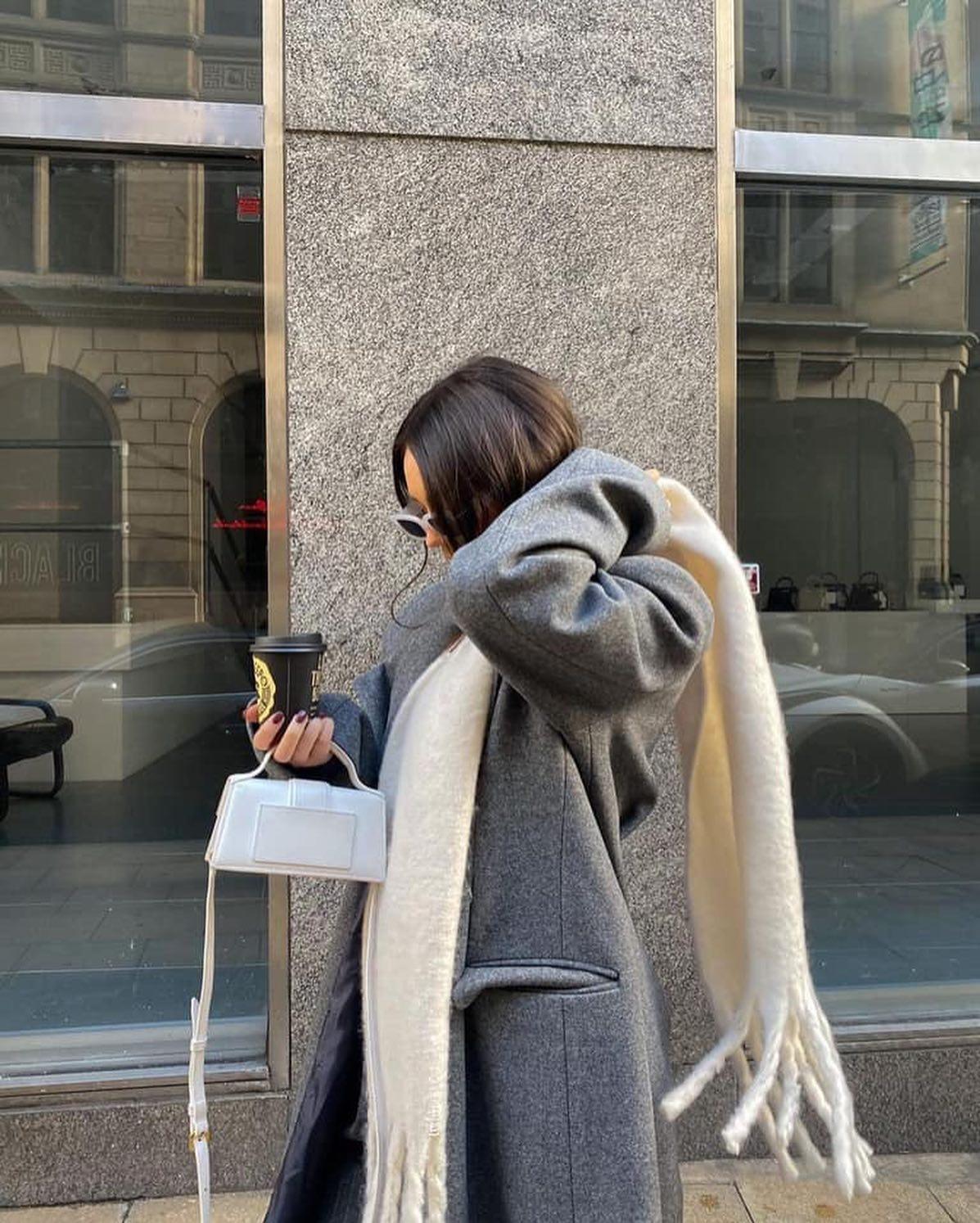 요즘엔 롱코트에 목도리 좋아🖤💚 이미지2