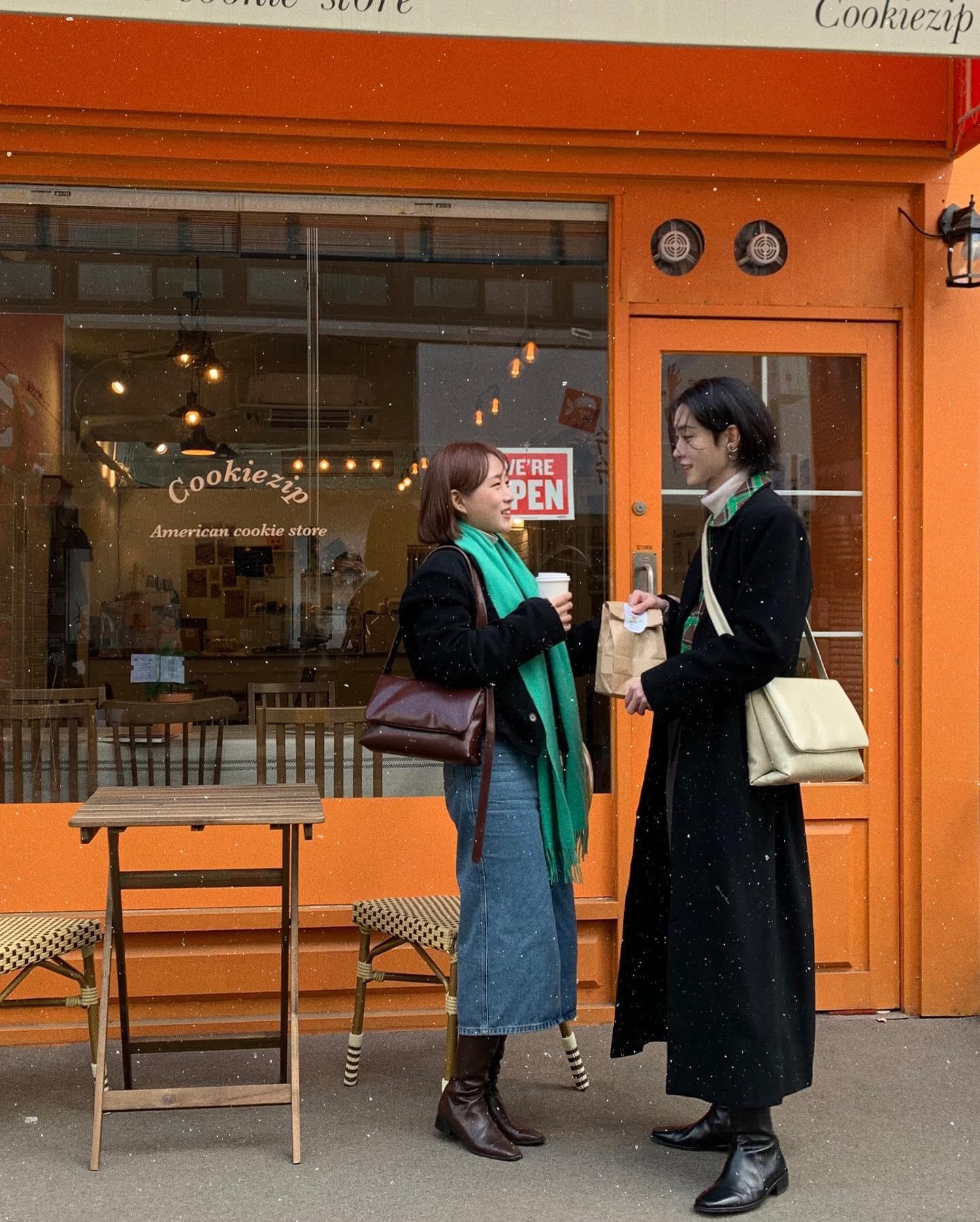 겨울엔 손 따뜻한🤎🤍@크로스백 이미지