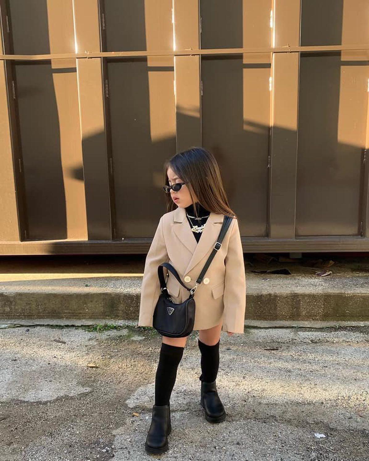 언니들 룩 따라해보기 🐥💛 이미지