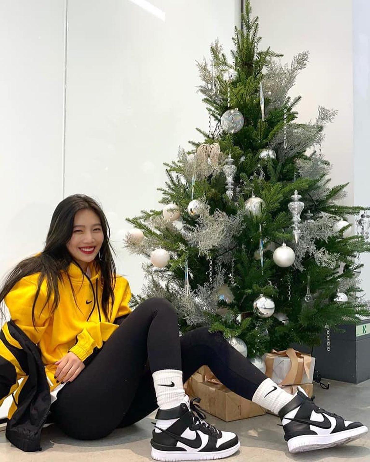 트리 앞 언니들@연말룩🎄❤️ 이미지5