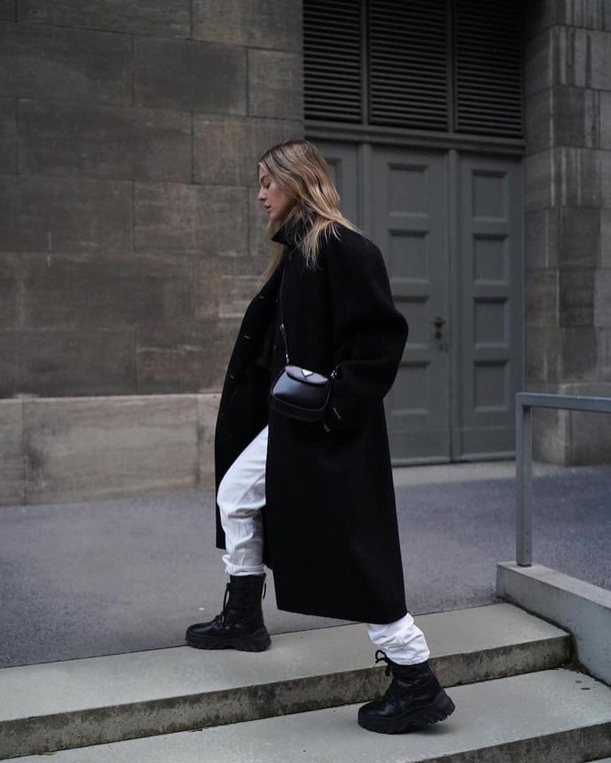 오버핏 코트 룩👀 분위기🤍🖤 이미지5