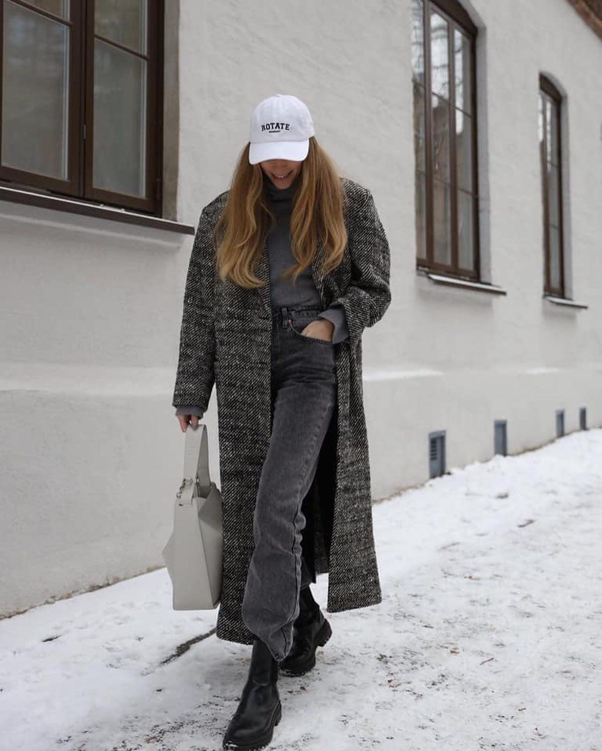 오버핏 코트 룩👀 분위기🤍🖤 이미지7