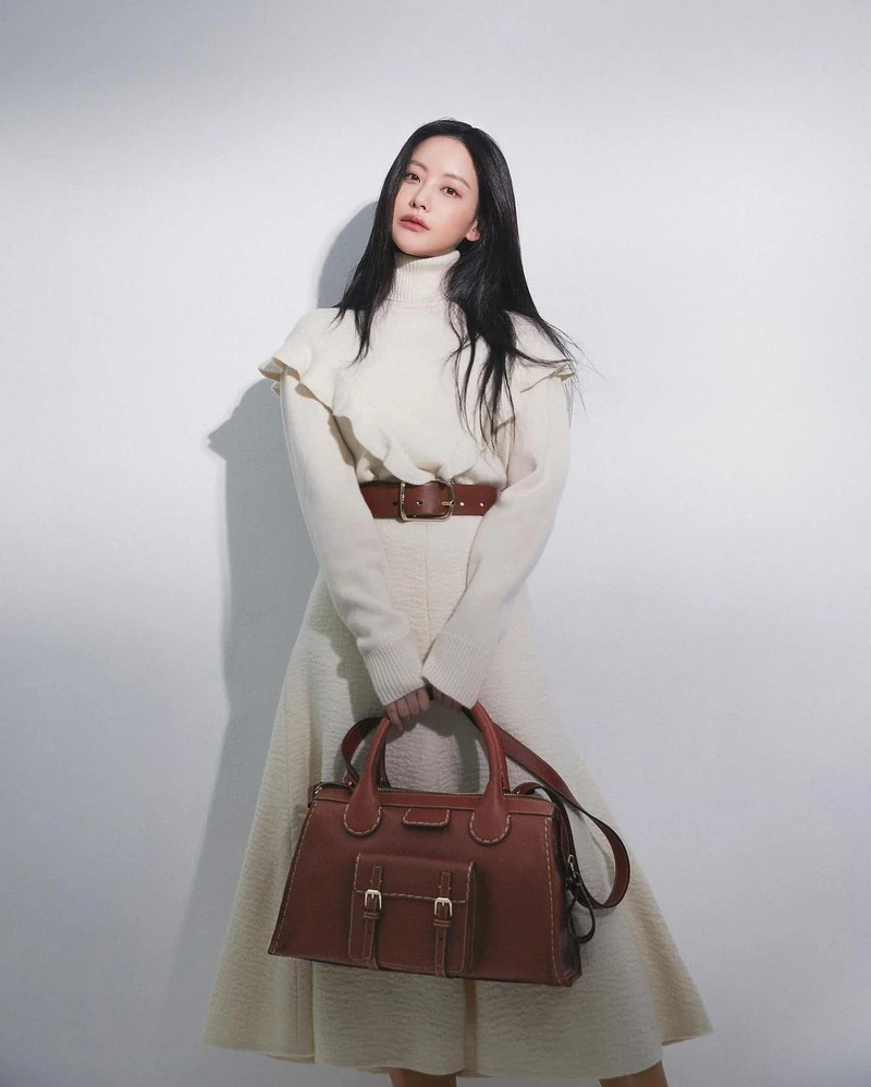 연말 예쁜 토트백🤎🤍@챙겨놓기
끌로에 이디스백 + 겨울룩 👜🎅🏼 언니들 코디🎄 #광고 이미지2