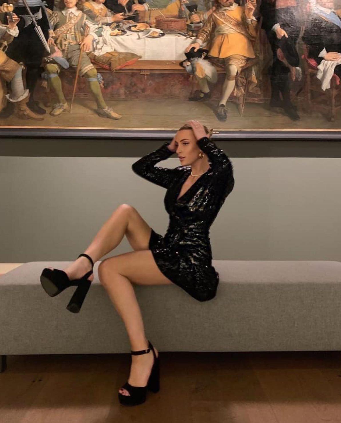 핫한 언니들 연말룩@예습💖🖤 이미지9