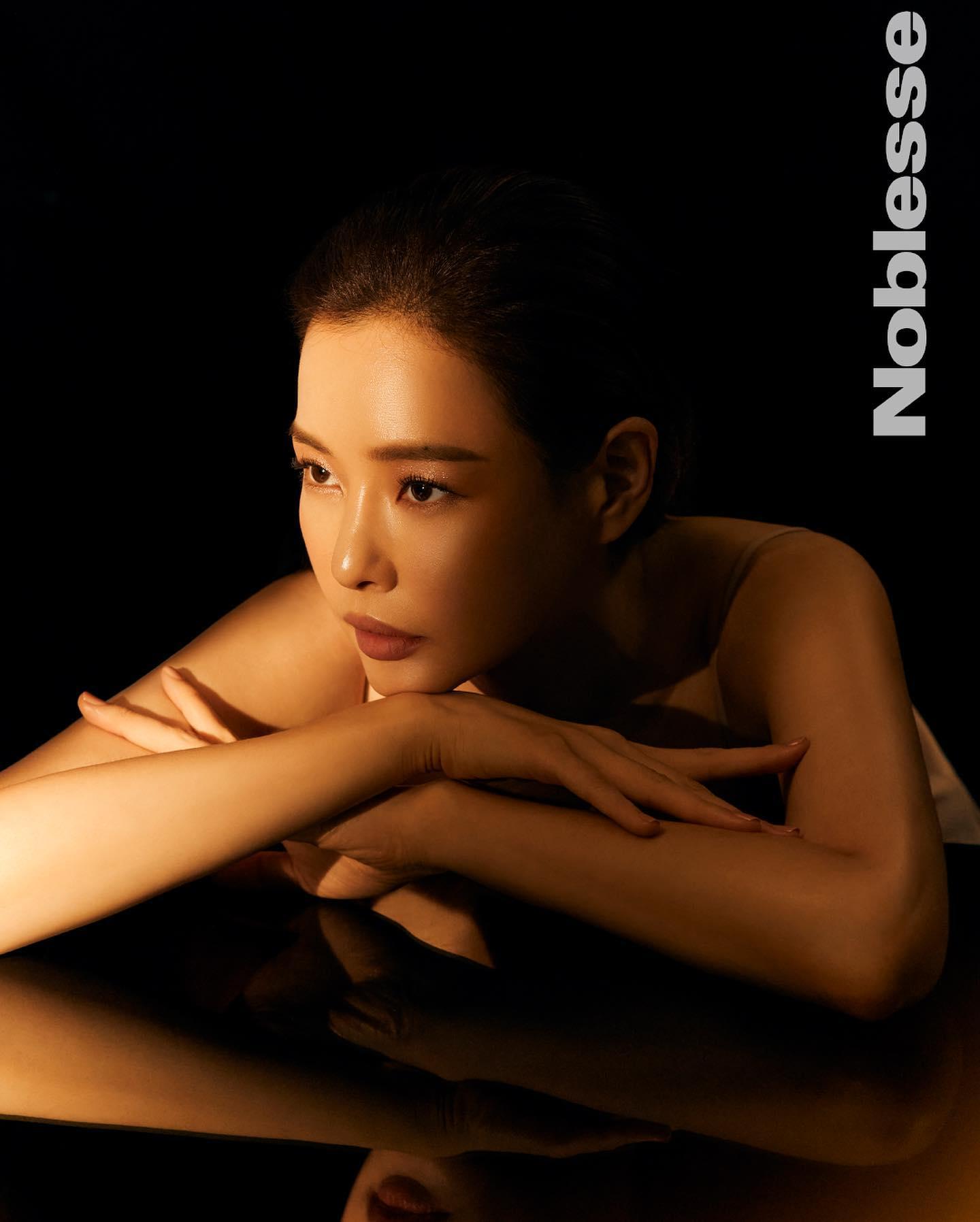 #광고 쟈도르 x 이하늬 관능적 시간
디올의 여성상을 담은 숭고한 골드빛 플로럴 향수 #디올쟈도르 이미지2