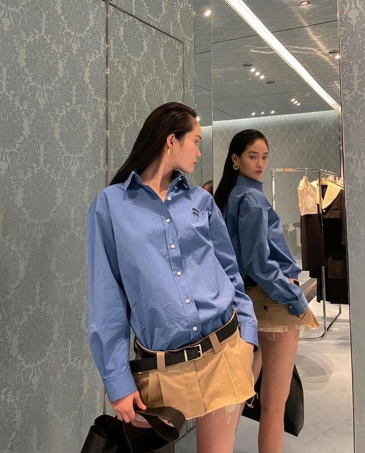 과감히 배 드러내?!🧚🏻♀️💛미우미우 이미지4