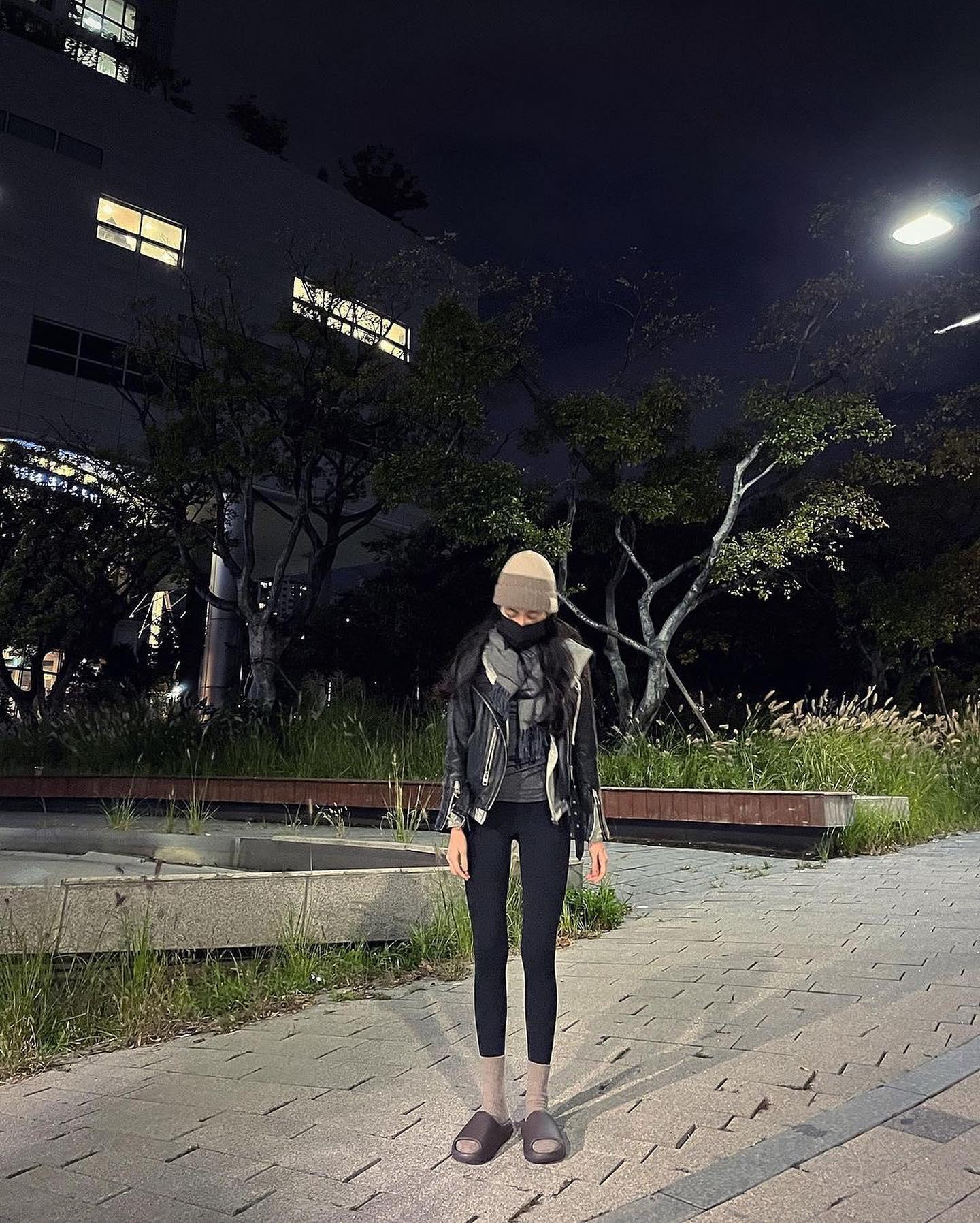 옷이 얼굴빨 받는 홍수주🤍🖤 이미지6