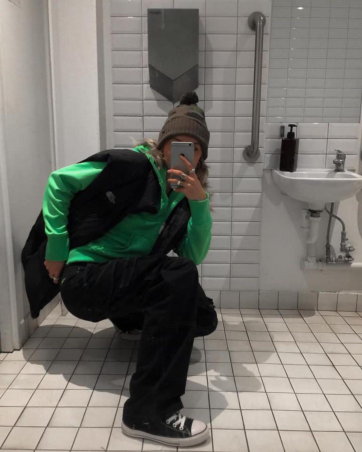 패딩조끼도 꺼내볼까🖤💚 이미지3