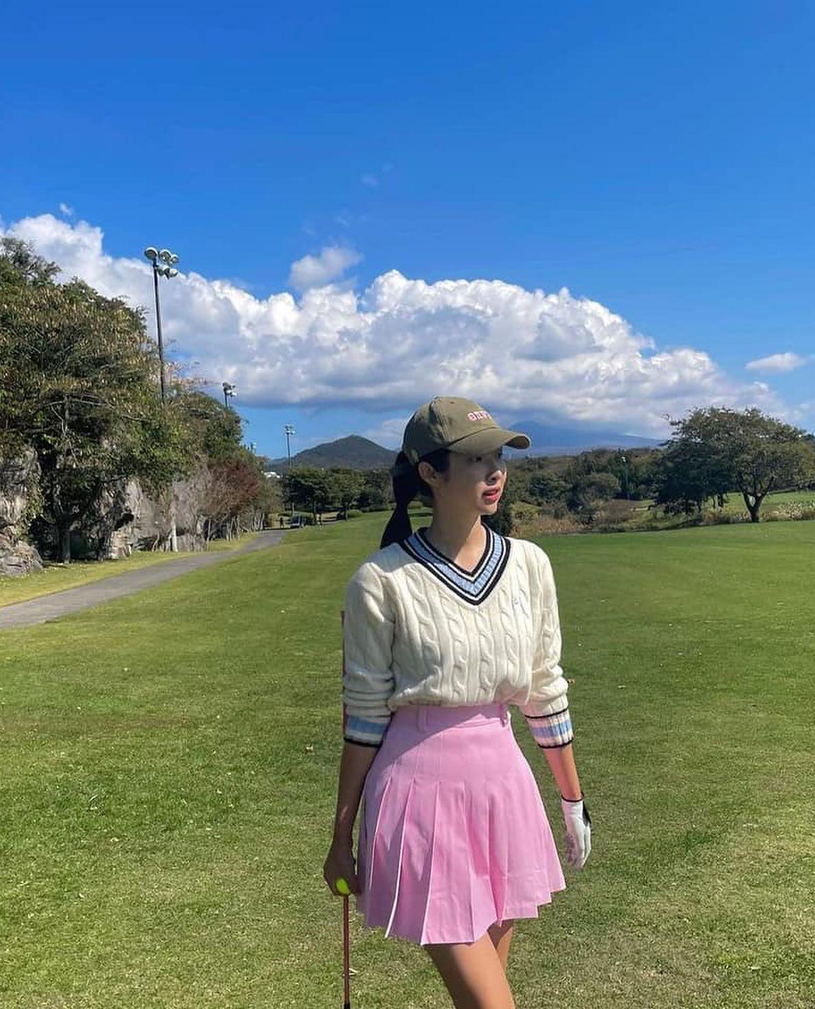 멋진 언니들🏌🏻‍♀️💚골프웨어 스타일 이미지6