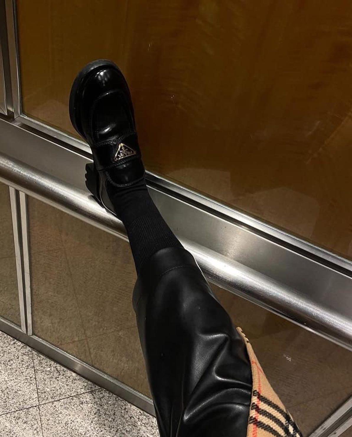 로퍼 신는 9가지 방법🖤💛 이미지6