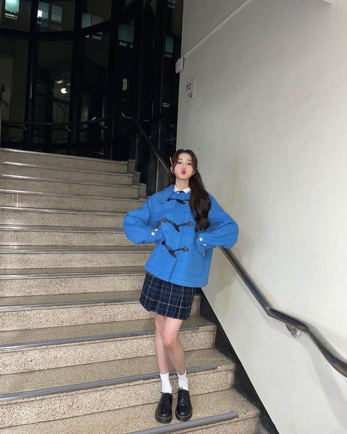 장원영의 새초롬한 데일리💙🖤 이미지5