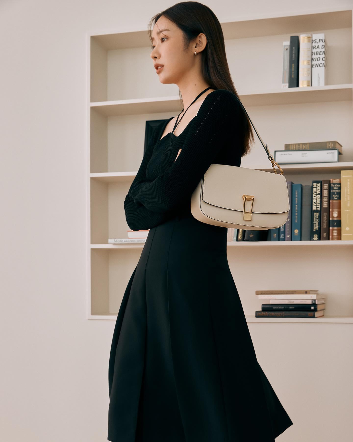 정원언니 가방코디💛👜@배우자 이미지8