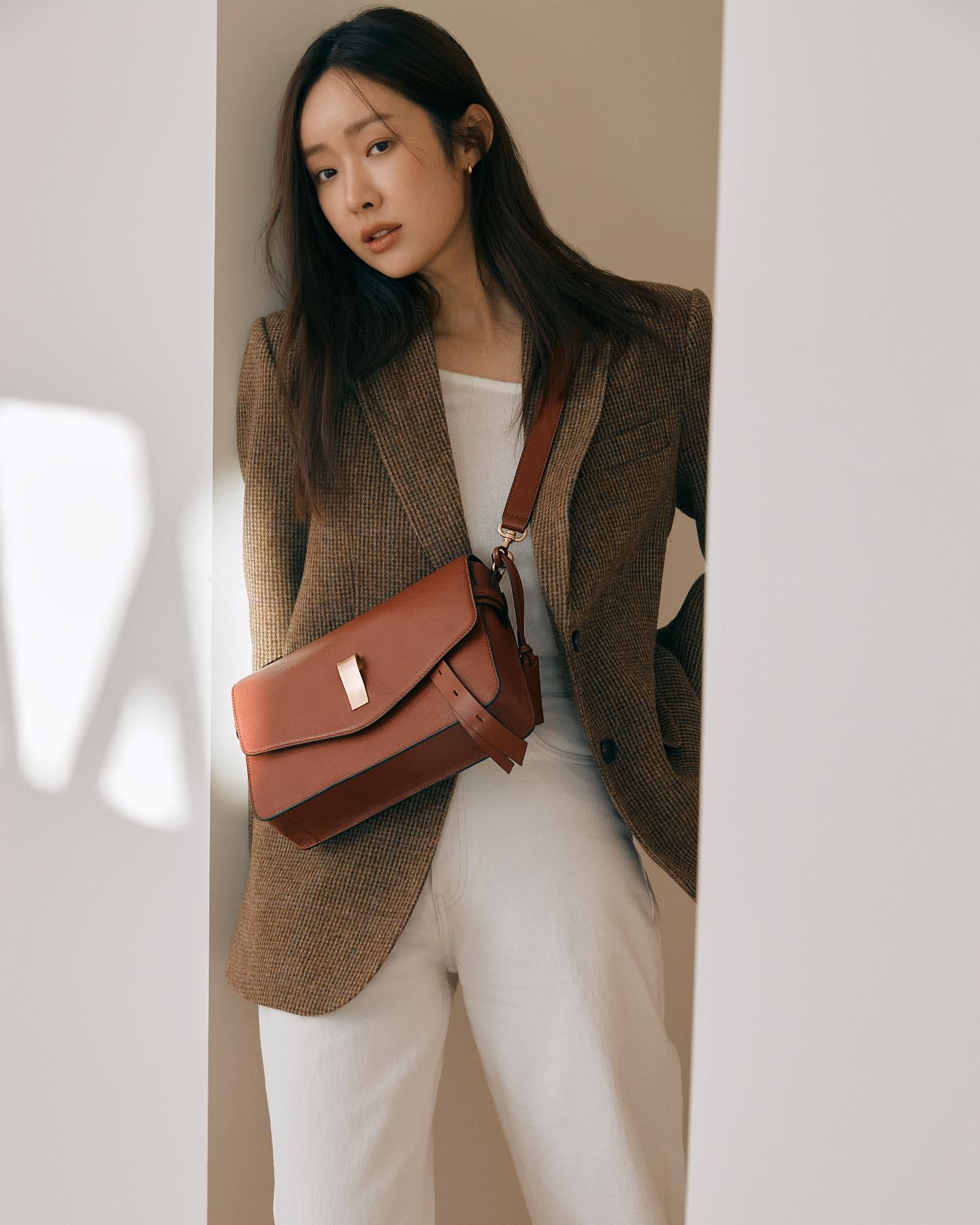 정원언니 가방코디💛👜@배우자 이미지9