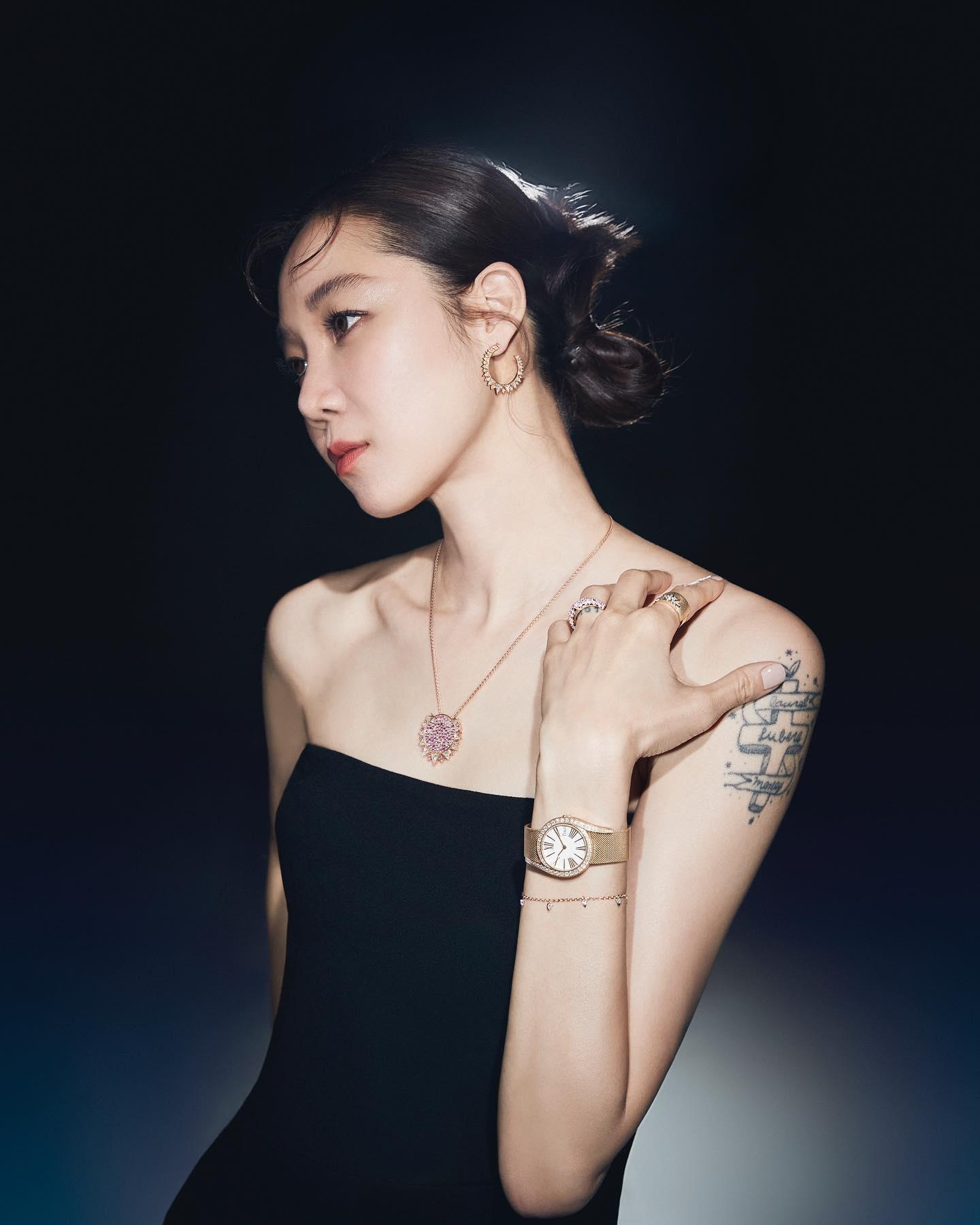 우아 공블리🖤💛피아제 x 공효진
홀리데이 예쁜 주얼리 비주얼🎄❤️🔥@연말참고 #광고 이미지3