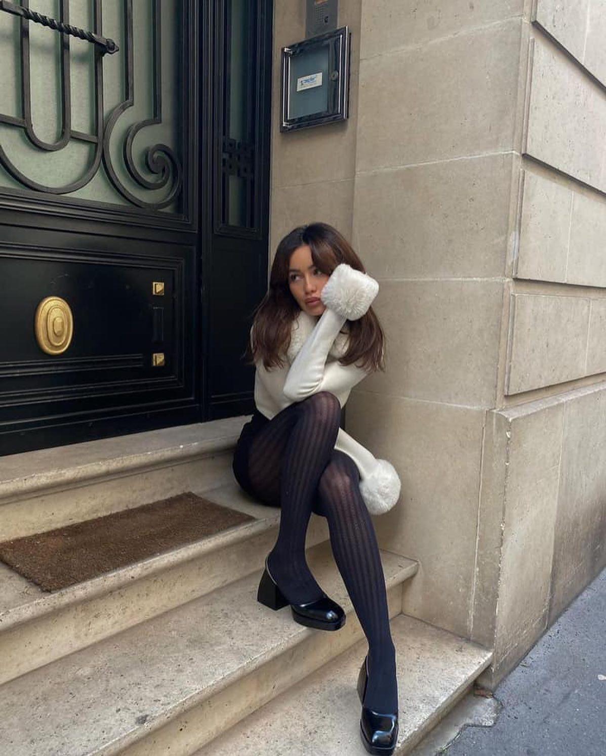 스타킹에 힘주기🖤💛 이미지3