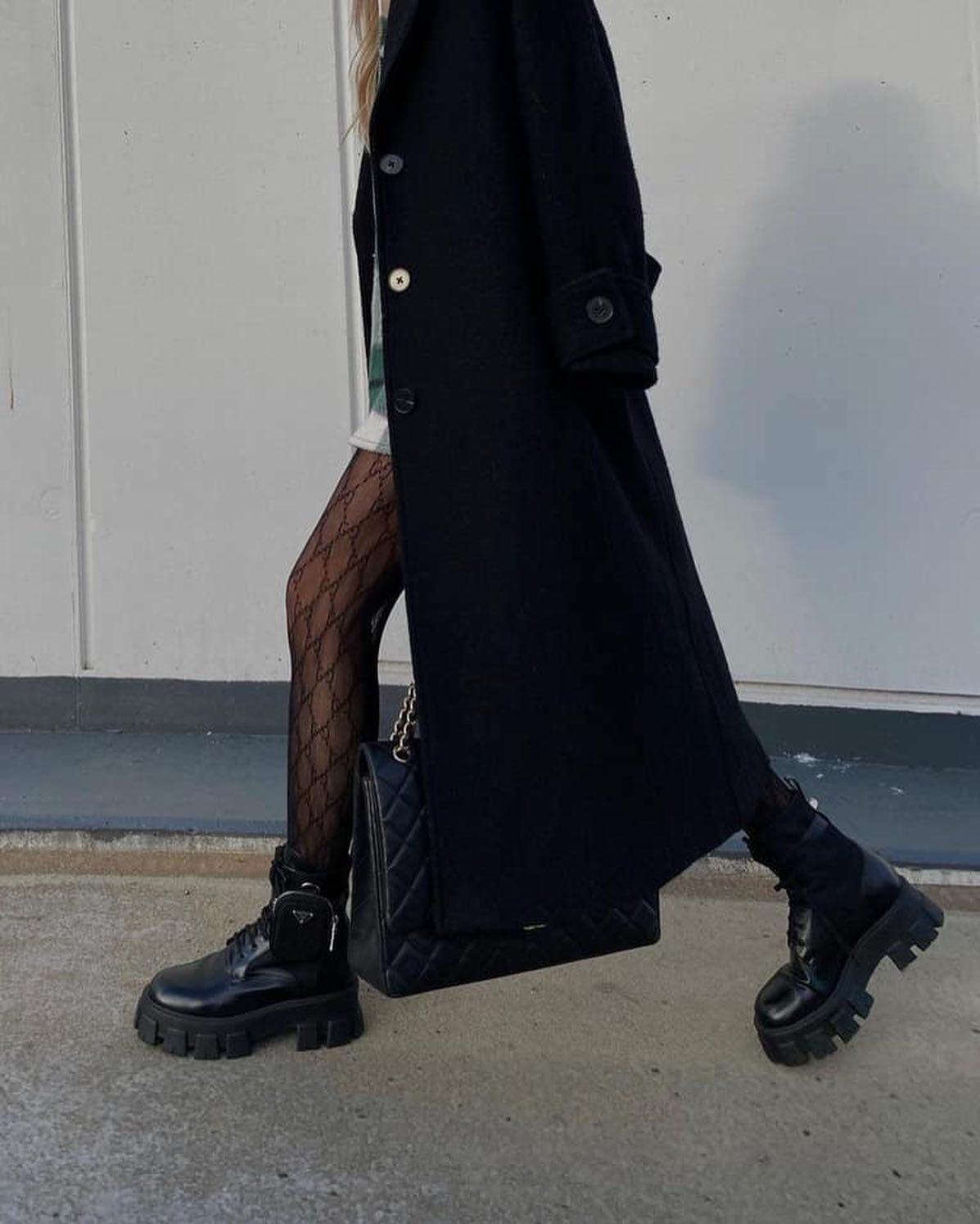 스타킹에 힘주기🖤💛 이미지6