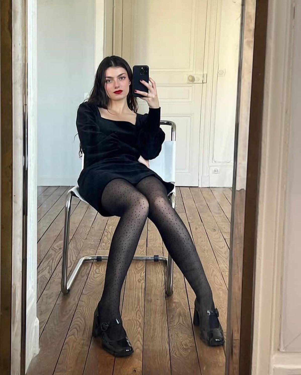 스타킹에 힘주기🖤💛 이미지7