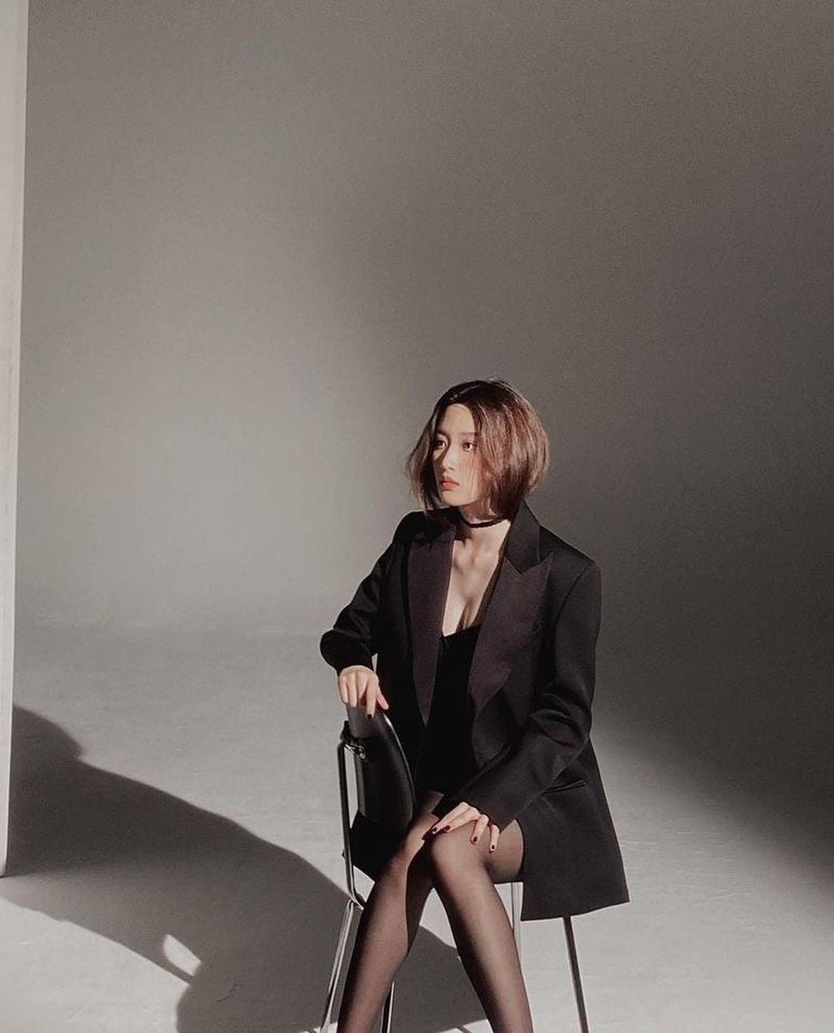 문가영의 고혹적인 코디무드❣️💙 이미지4