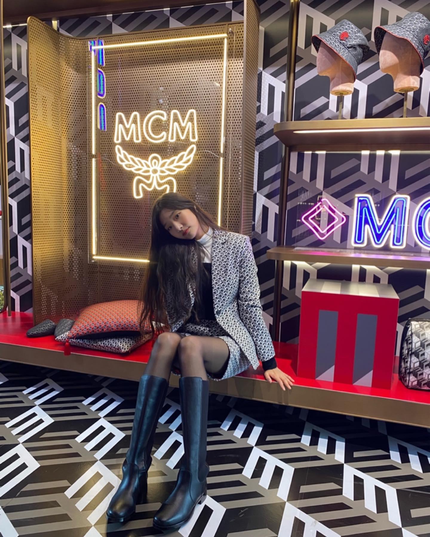 겨울 롱부츠 코디 @도전해🖤🔥
요즘 머스트 아이템 쿠에른 롱부츠😎👢참고! #광고 이미지3