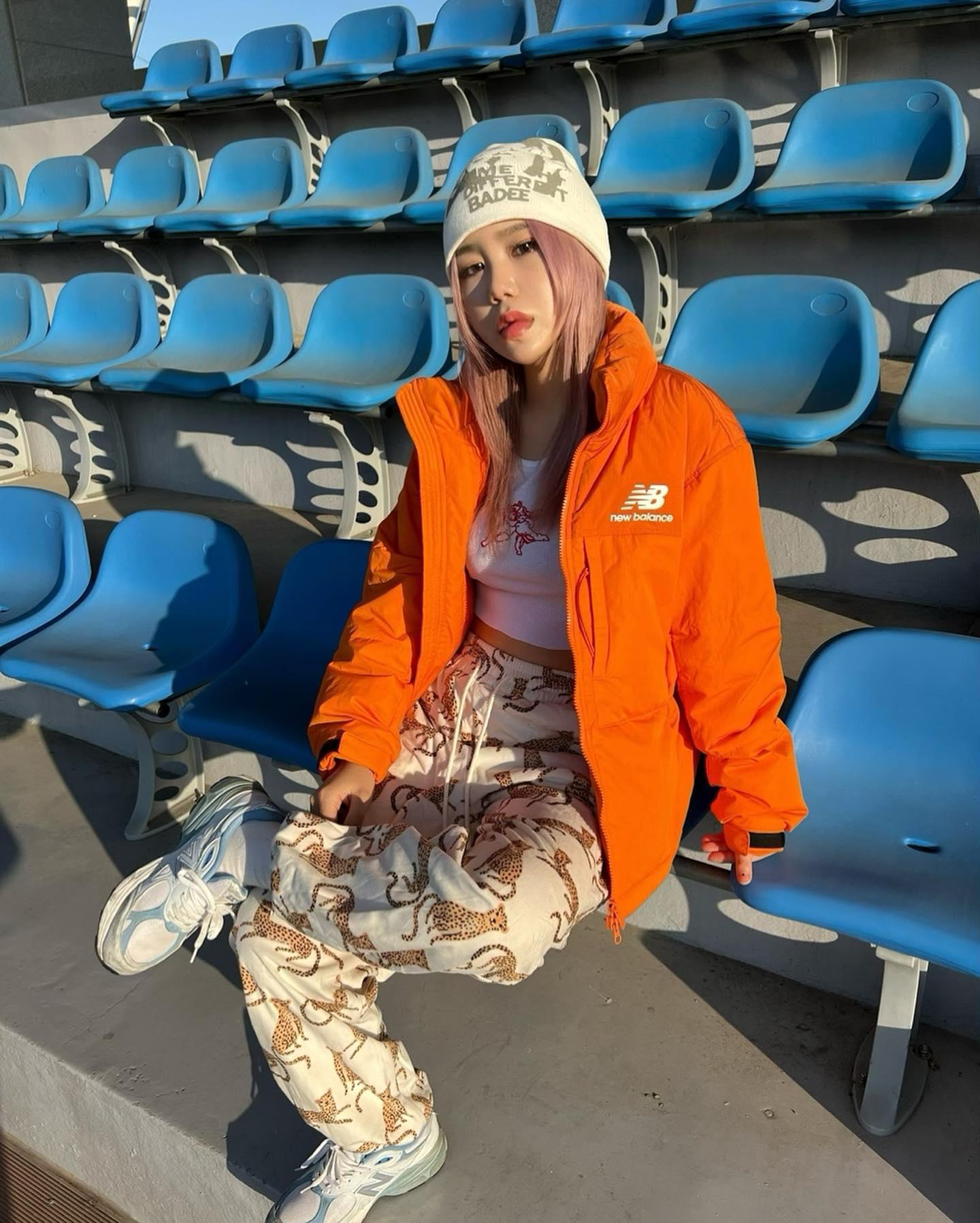 겨울 코디 찰떡템🤍🧡뉴발 숏패딩 이미지6