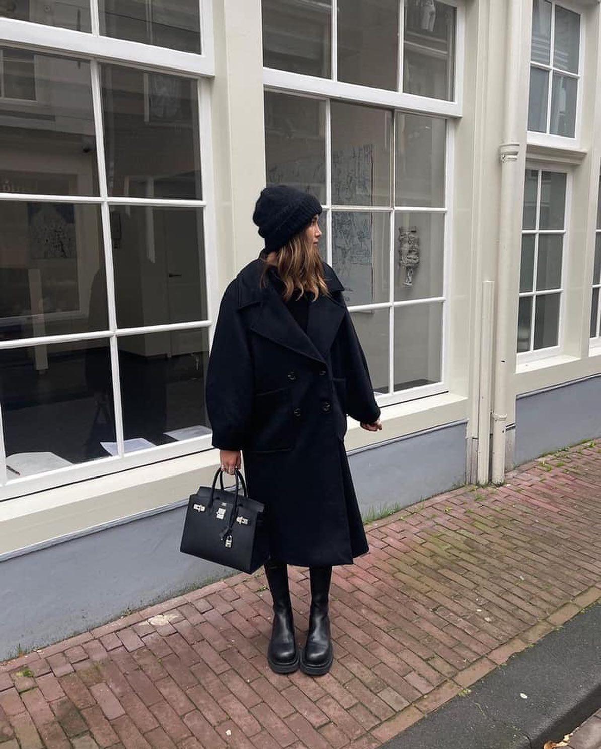 코트에 비니로 마무리😎🖤 이미지2