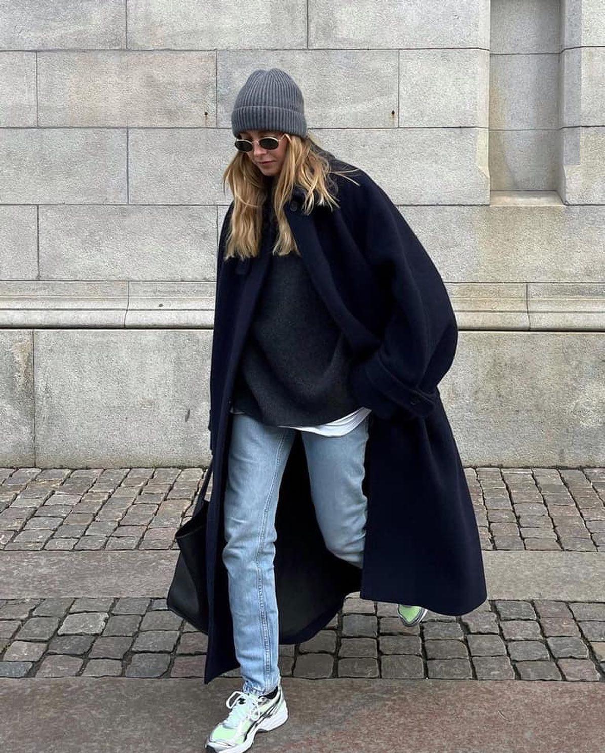 코트에 비니로 마무리😎🖤 이미지4