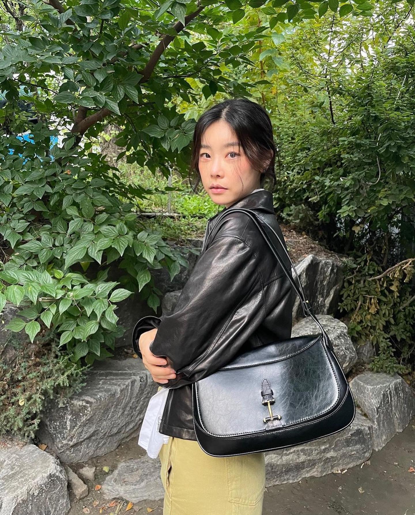 이런 바게트백 코디🖤💛하고싶어 이미지3