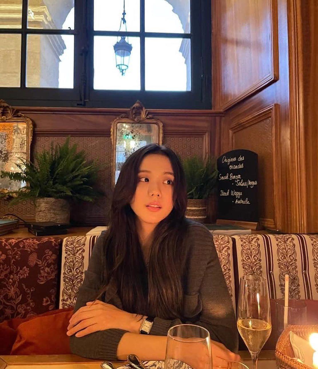 지수 데일리룩 분위기💗🖤 이미지2