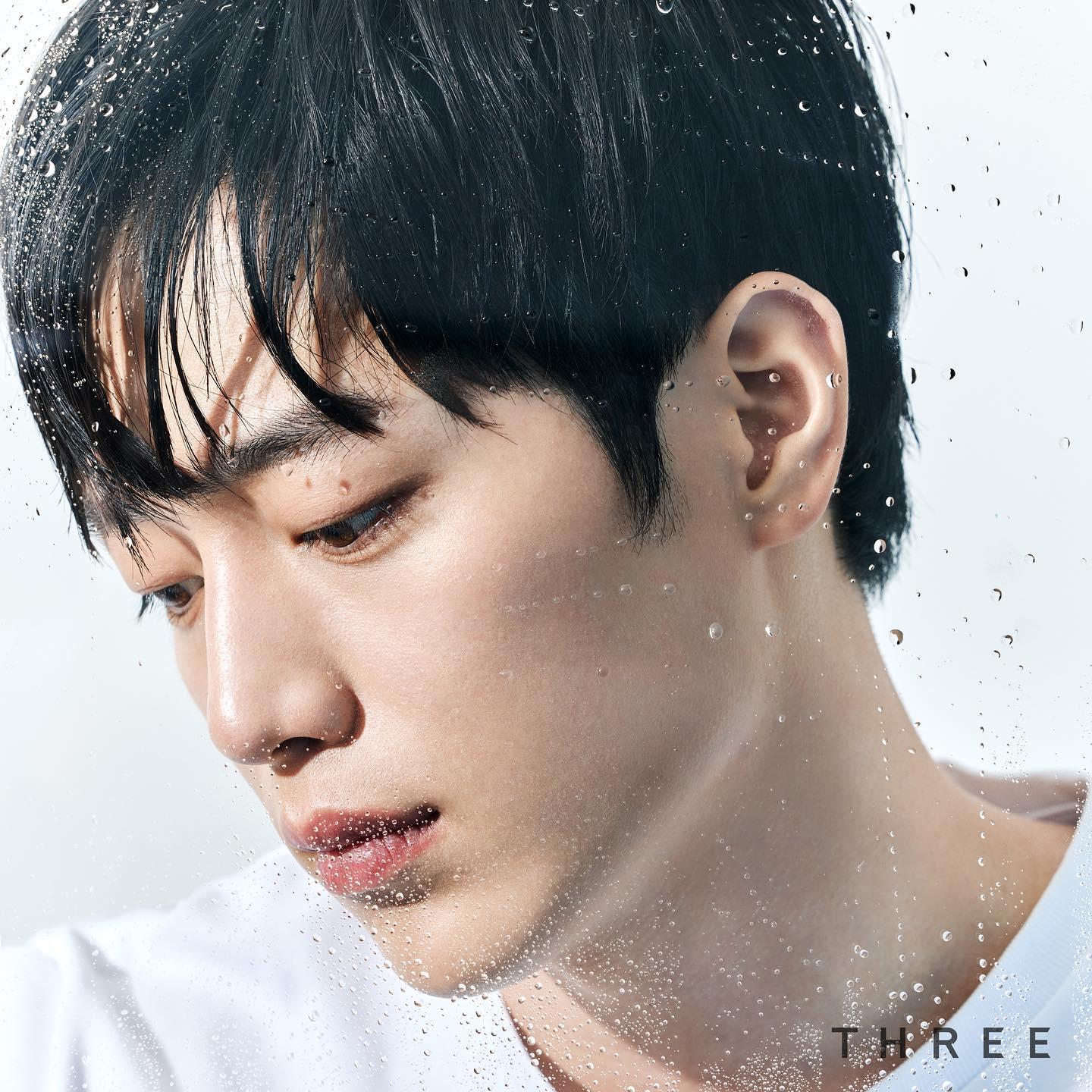 심쿵 비주얼🖤💛서강준 x 쓰리⁣
화보로 느껴지는 다채로운 매력😍❤️@심쿵해 #광고 이미지5