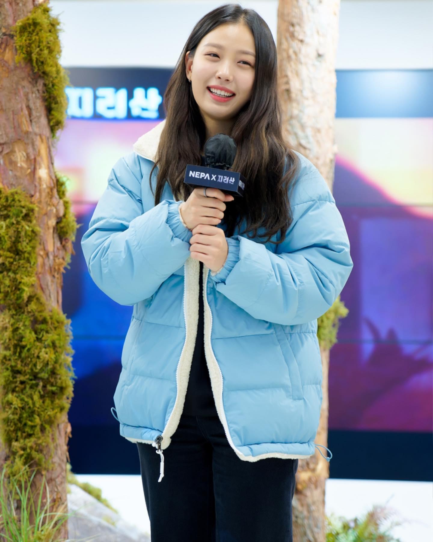 네파 x 지리산💙🤍고민시 언니룩
롯데 본점 팝업스토어에 예쁜 자켓룩🤎@코디🏔🧗🏻‍♀️ #광고 이미지
