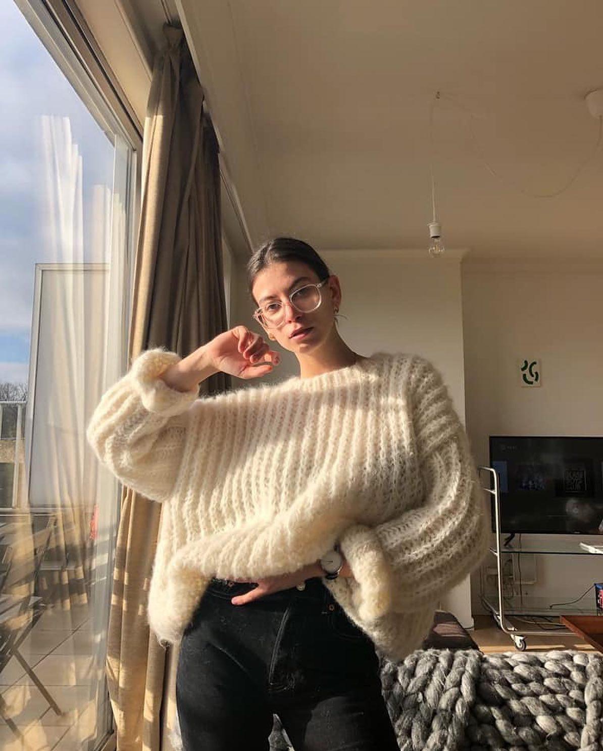 뽀송뽀송 화이트니트 입기☁️ 이미지1